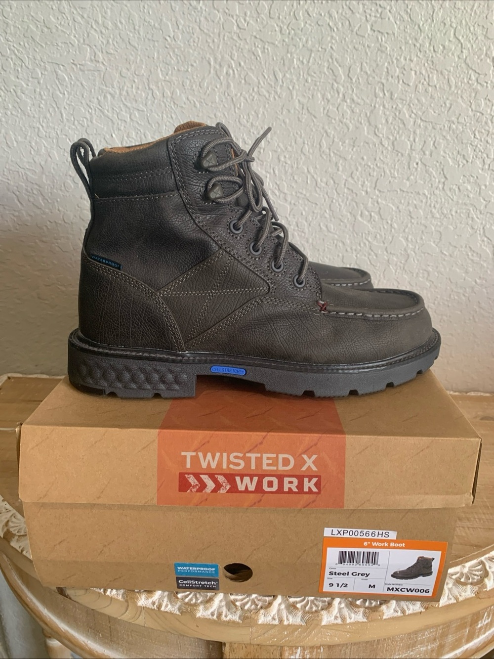 Twisted X Men’s Sz 9.5 Steel Gray color Lace-Up Work Boots New with box